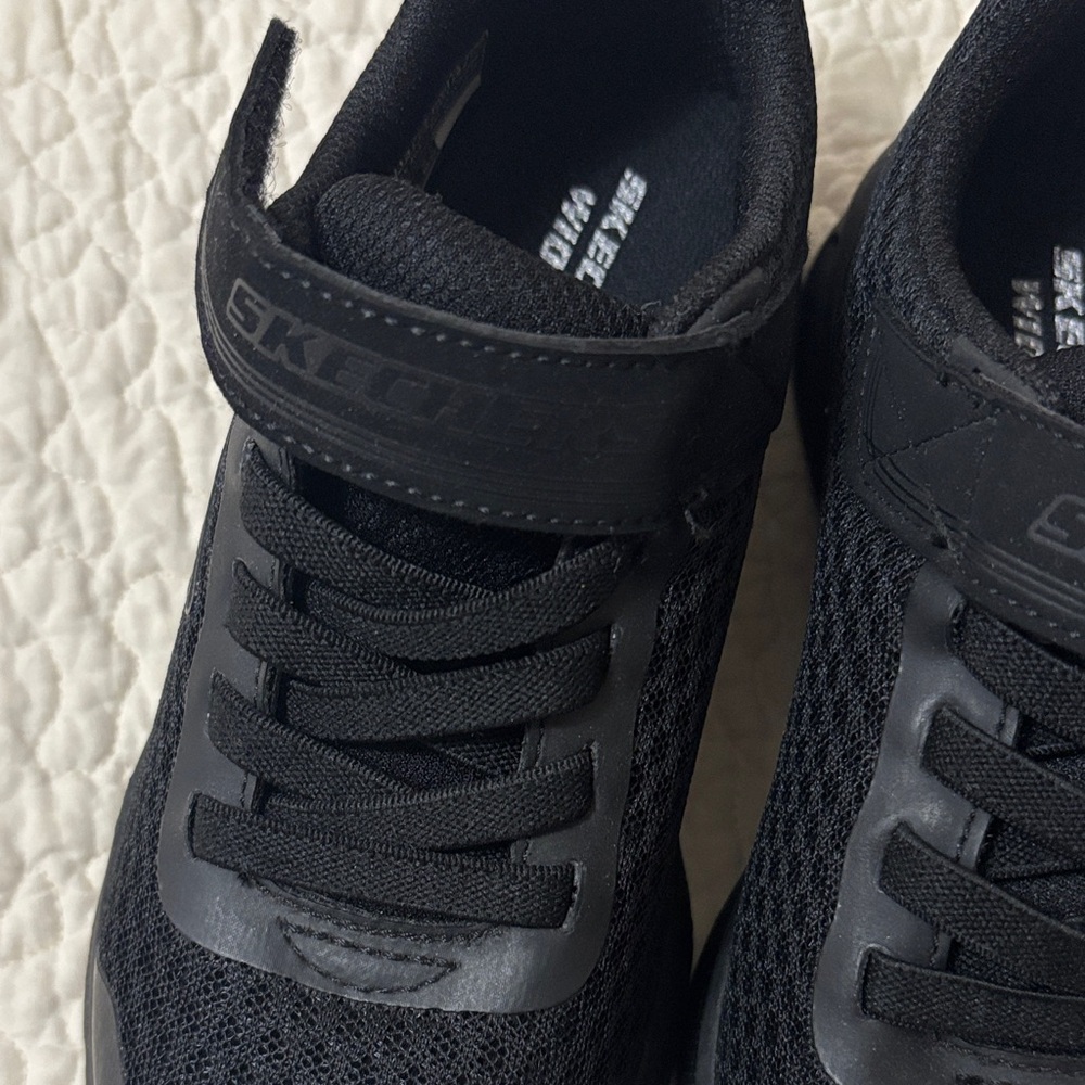 Skechers Kids Black Sneakers - Picture 4 of 8